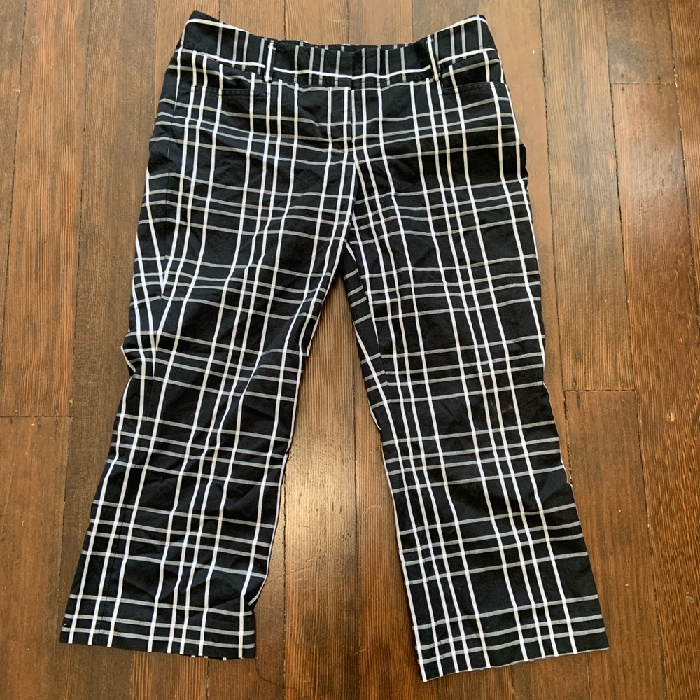 Black & White Striped Capri Pants